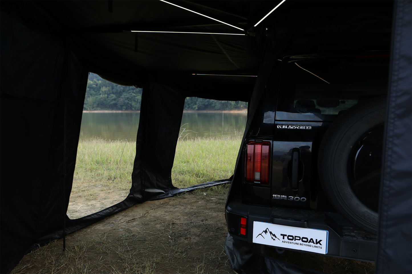 270-degree Awning Room